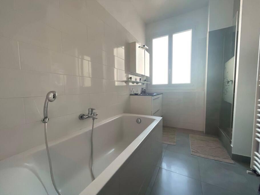 Gustave - Charming Eiffel Tower Appartement - 파리 외부 사진